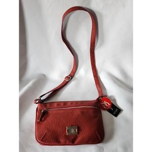 NWT Style & Co Passport Crossbody Purse in Barn Red (Style SC9056RED)